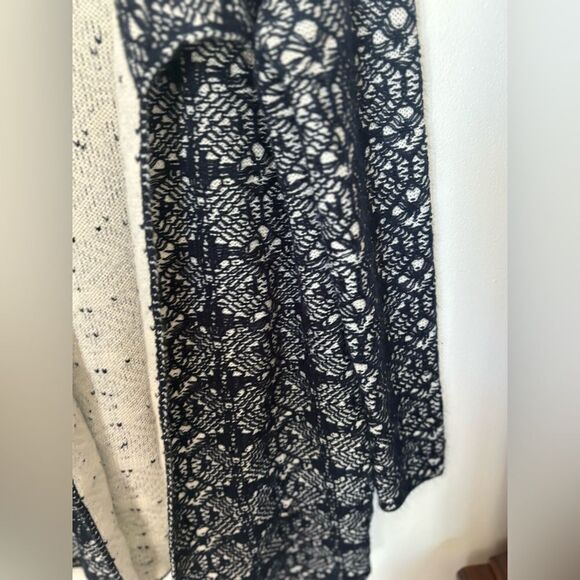 Chico’s navy printed open cardigan size 1 - Picture 5 of 9